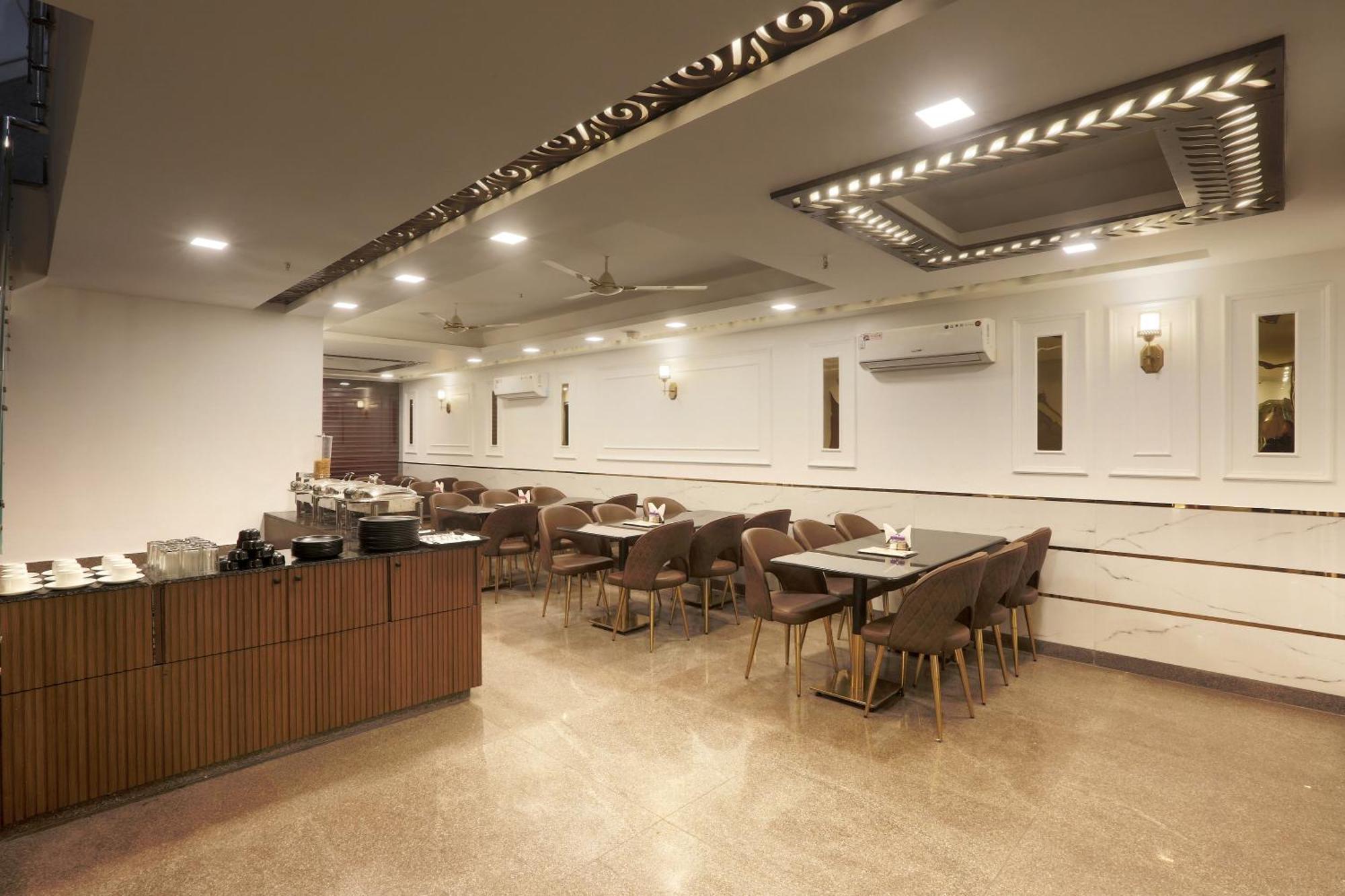 Airport Hotel Chanakya Delhi Nueva Delhi Exterior foto